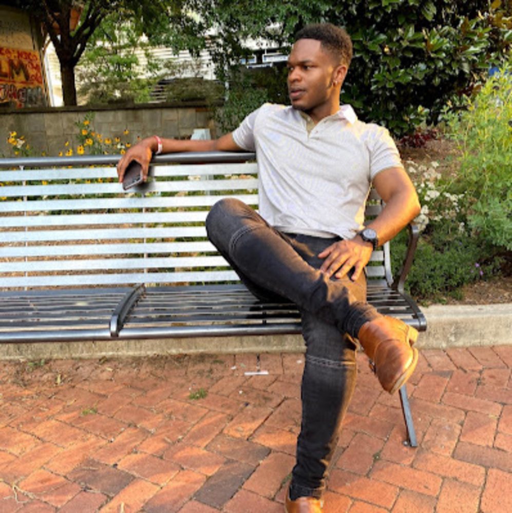Meet your Posher, Kelan